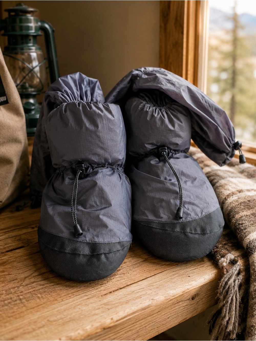 MEC Windstopper Booties – Size L/G